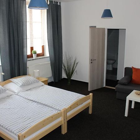 Hostinec A Penzion Stare Nadrazi Ostrava Exteriör bild